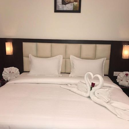 Hotel Anandi Inn Ballia Екстериор снимка