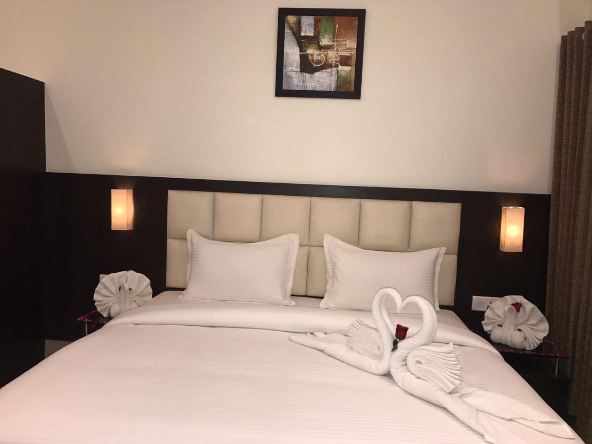 Hotel Anandi Inn Ballia Екстериор снимка
